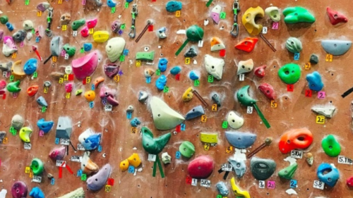 和歌山県のクライミング施設「ボルダリングスペース APE」